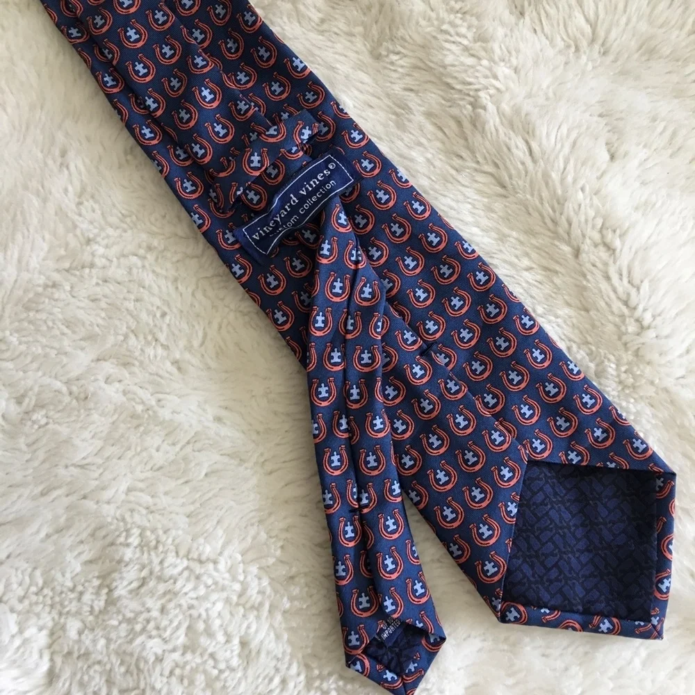Vineyard Vines Custom Collection Tie Horseshoes